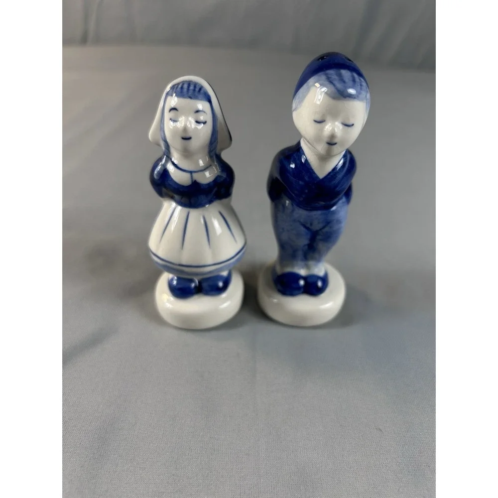 Vintage Delft Blue Salt‎ Pepper Shakers Dutch Couple Holland Ceramic Se